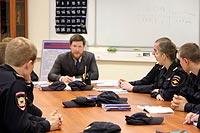 Член Общественного совета при УВД по ЗАО Юрий Шаркович встретился за «круглым столом» с молодыми полицейскими