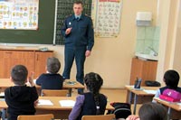Сотрудник МЧС провел «Урок безопасности» для второклашек