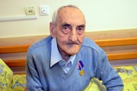 Сотрудники полиции Западного округа поздравили ветерана Великой Отечественной войны с наступающим Днем Победы