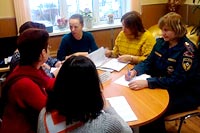 Встреча сотрудников МЧС с сотрудниками отделения дневного пребывания детей ГБУ ЦСПС и Д «Журавушка»